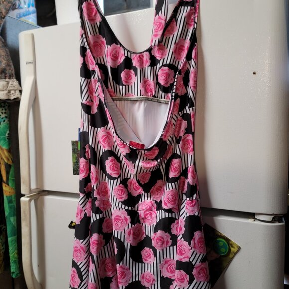Ruby Love Period Swimwear Dress in English Rose NWOT - Picture 2 of 4